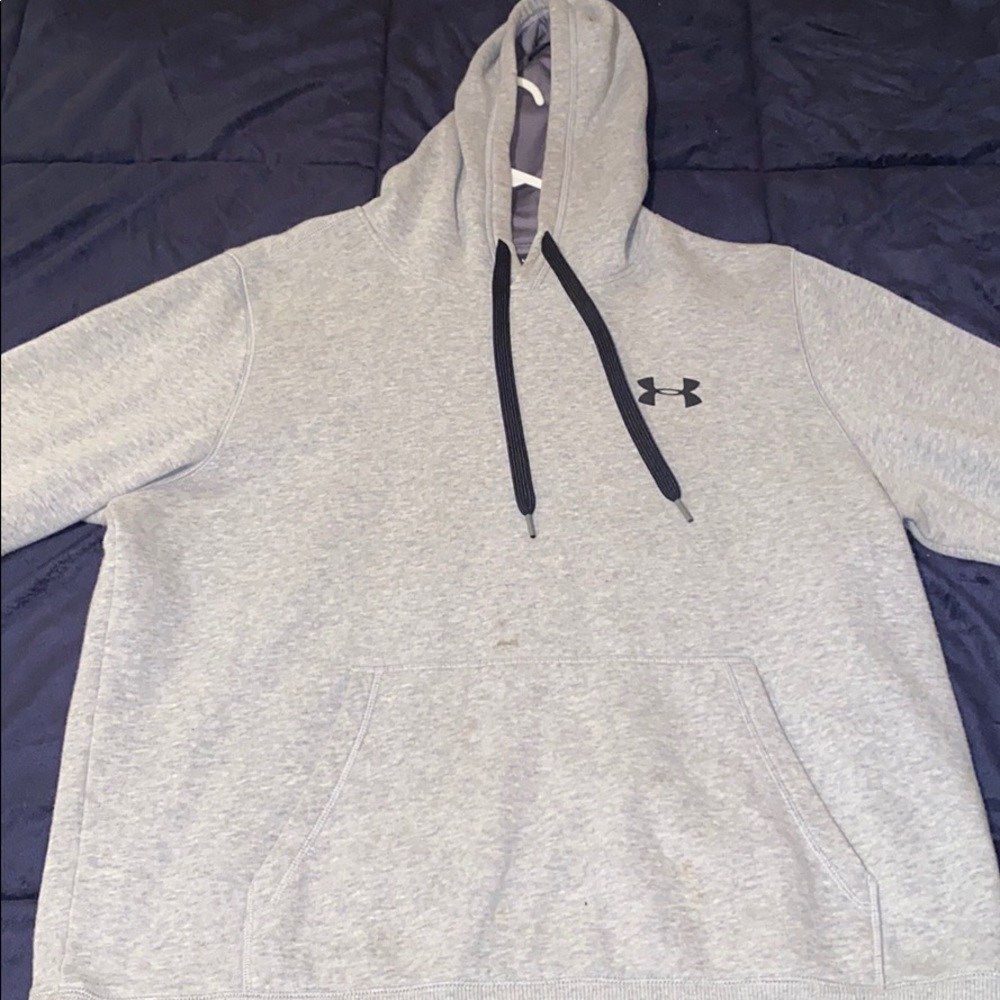 Pull over Under Armor hoodie